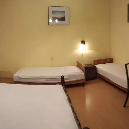 Hutter Vendeghaz * Szántód