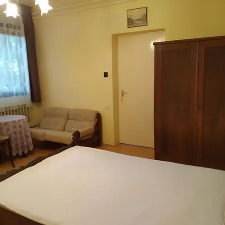 Hutter Vendeghaz * Szántód