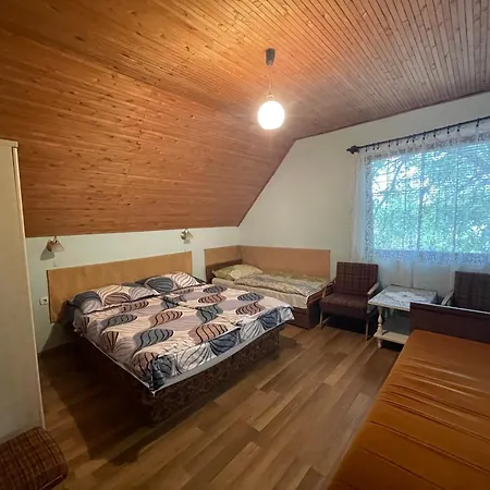 Hutter Vendeghaz Szántód