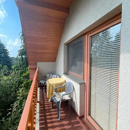 招待所 Hutter Vendeghaz *