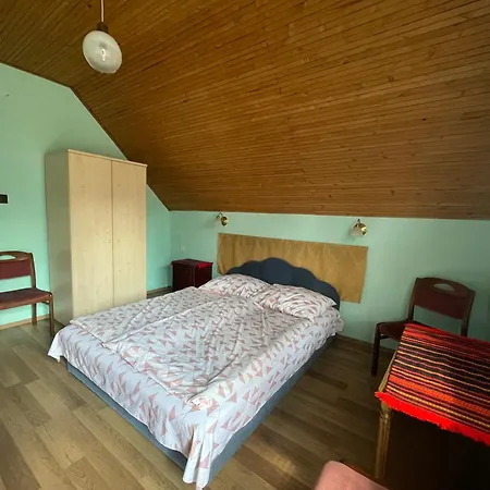 Hutter Vendeghaz * Szántód