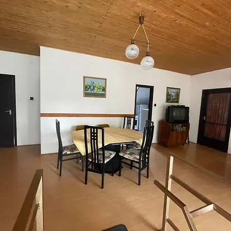 Hutter Vendeghaz Szántód