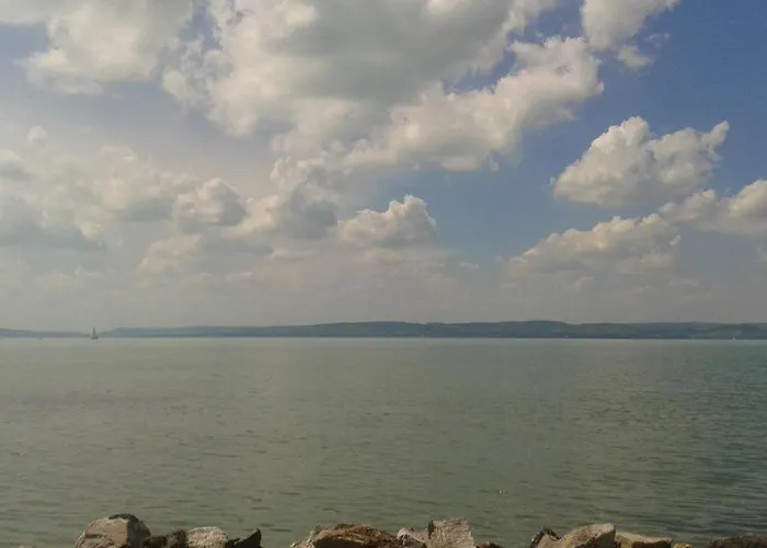 Hutter Vendeghaz Szántód