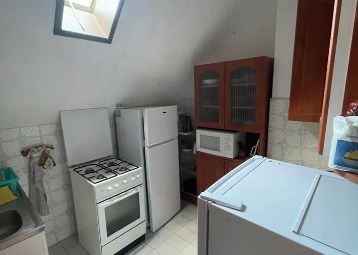 Hutter Vendeghaz * Szántód